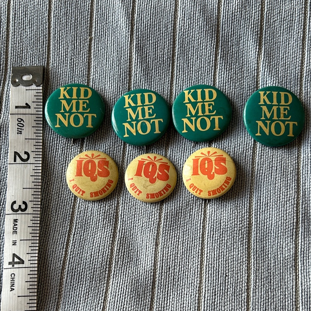 Vintage 1960’s Kid Me Not and IQS Button Set - Green and Gold lot of 7
